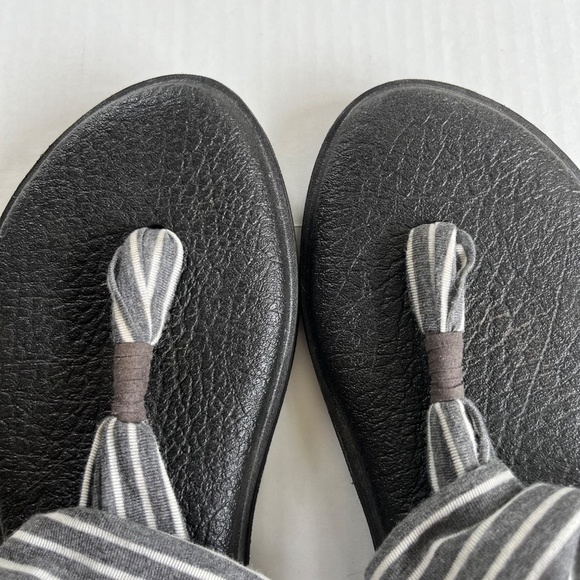 Sanuk Size 8 Yoga Sling Black Sandals Memory Foam Footbed Two Way Stretch Upper - Picture 7 of 8